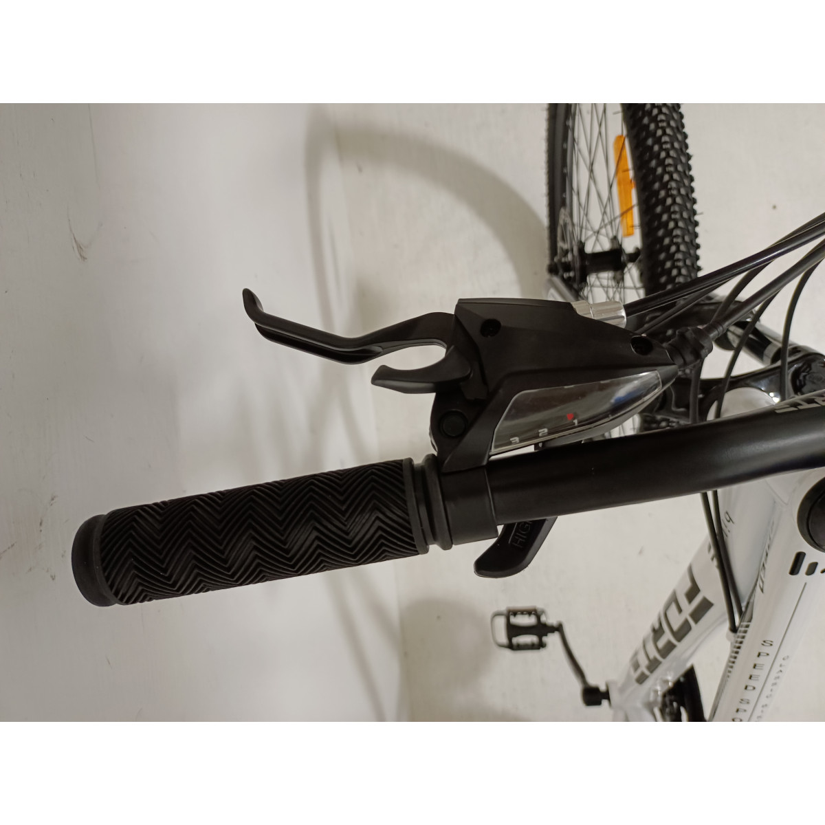 Велосипед FORTE WARRIOR 26"/13", біло-чорний