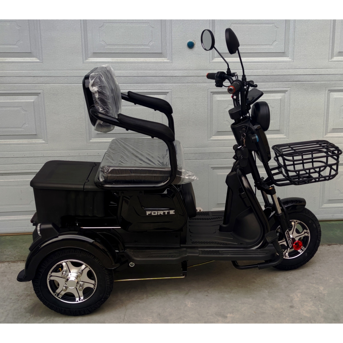 Электроскутер FORTE FAMILY Черный
