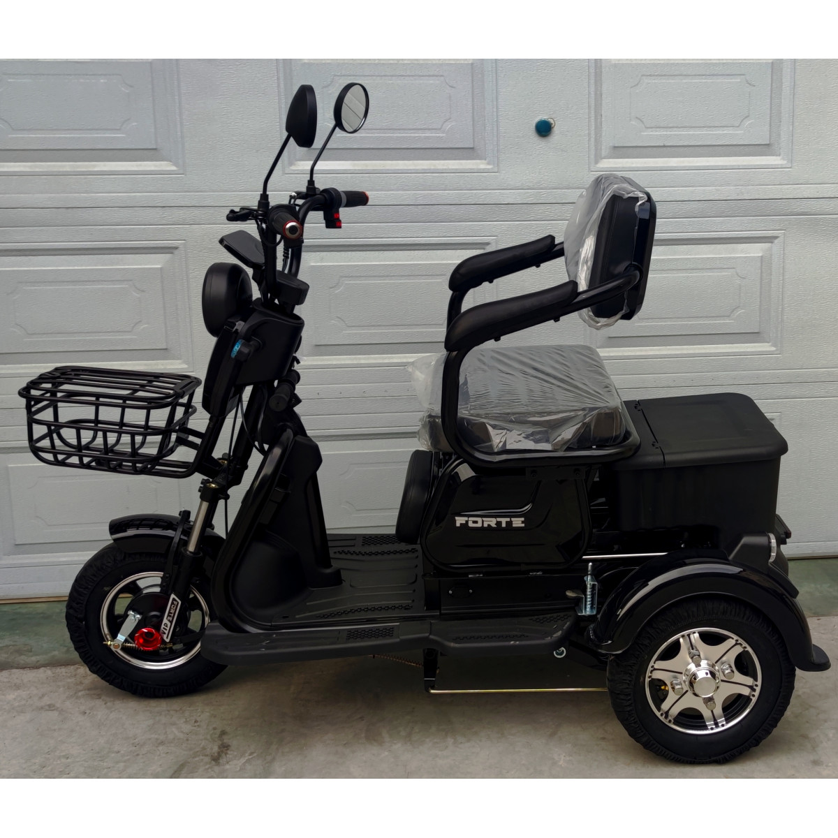 Электроскутер FORTE FAMILY Черный