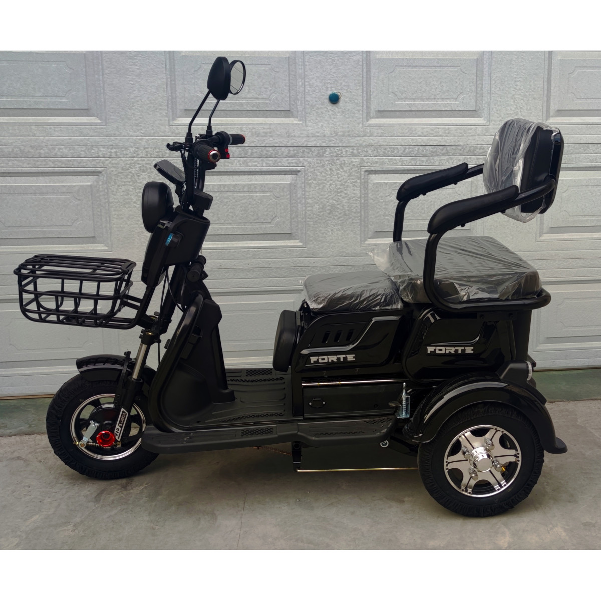 Электроскутер FORTE FAMILY Черный