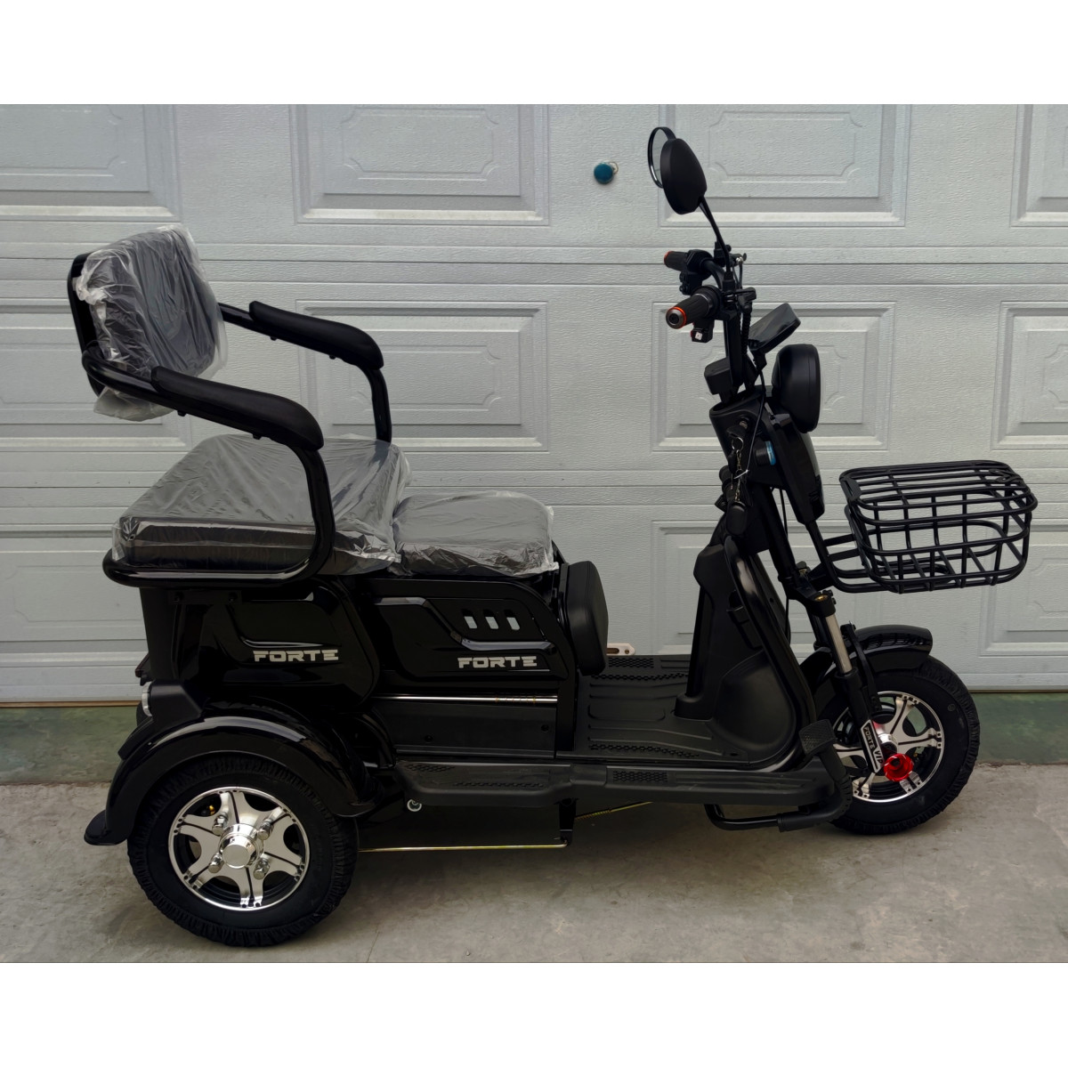 Электроскутер FORTE FAMILY Черный