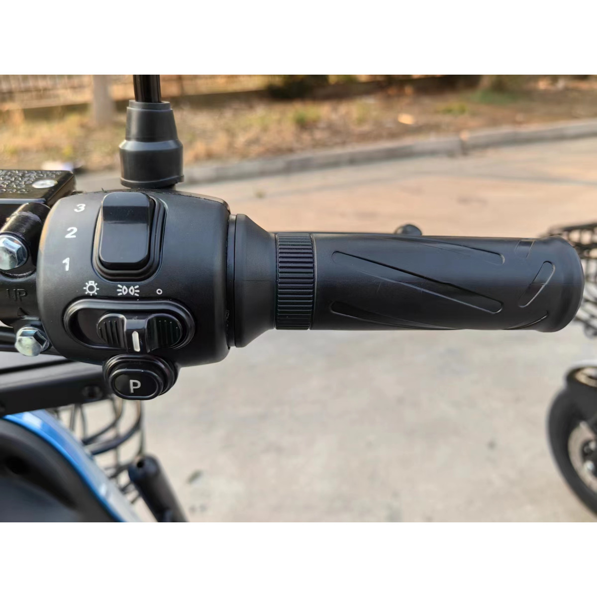 Велоскутер акумуляторний FORTE HARDY Чорний