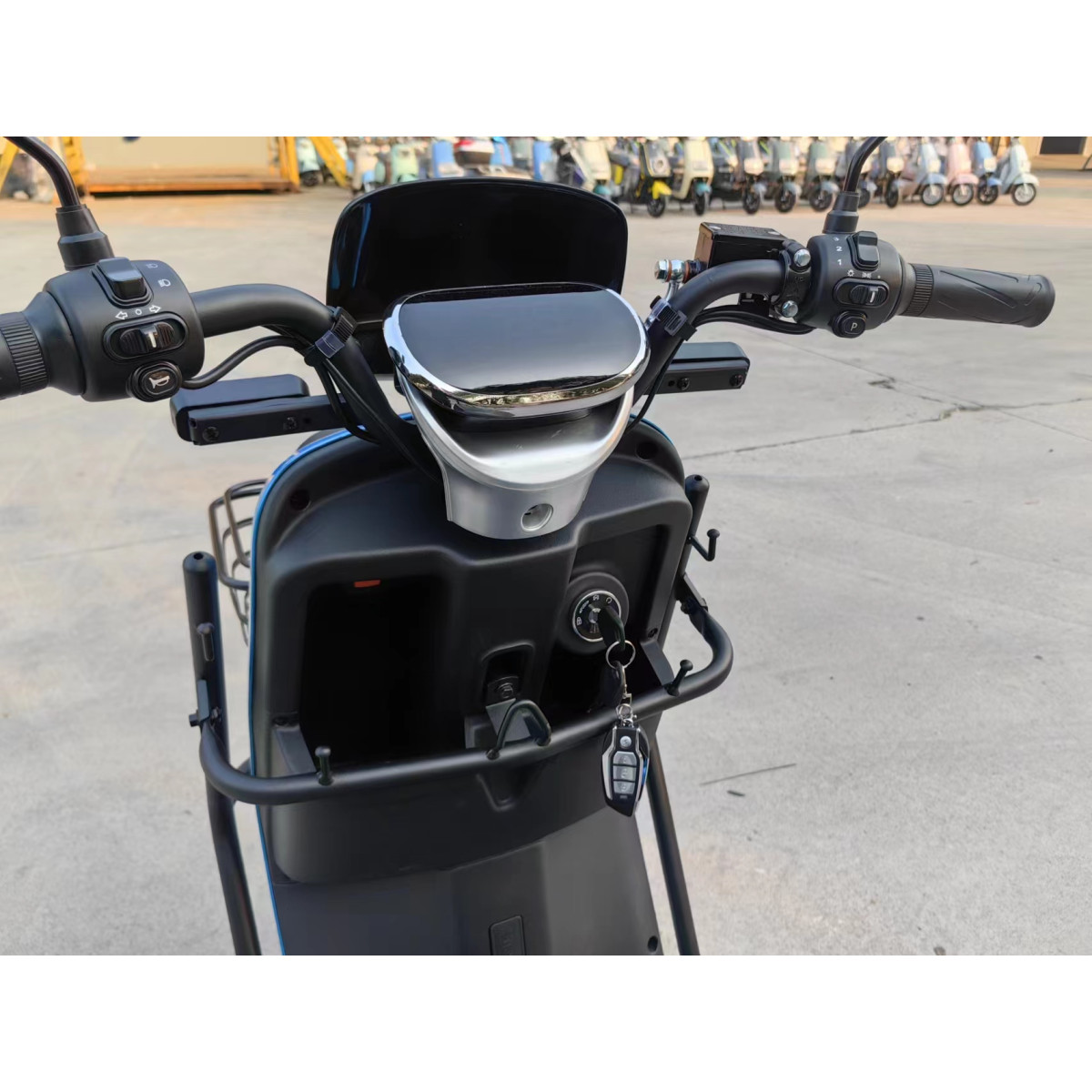 Велоскутер акумуляторний FORTE HARDY Чорний