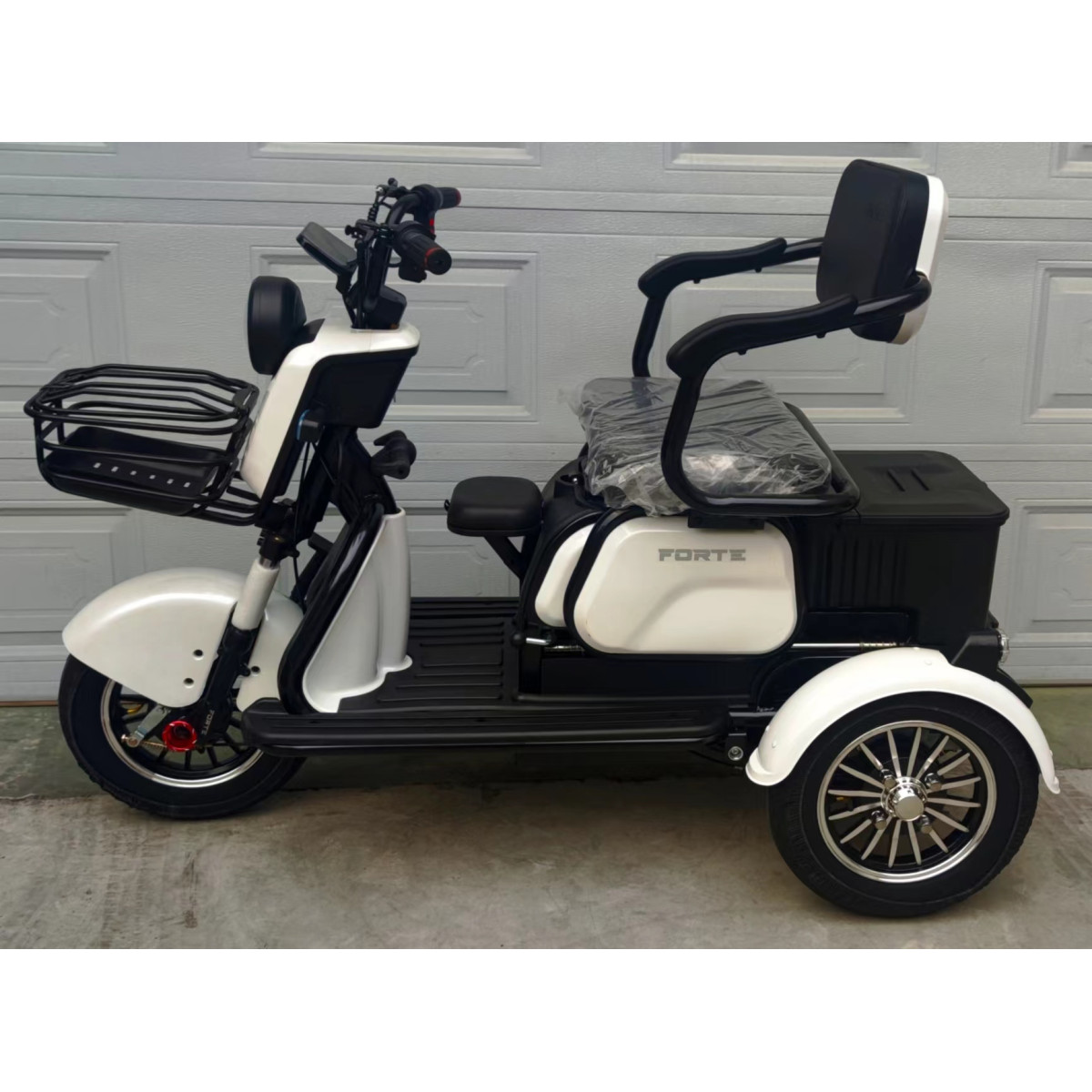 Электроскутер FORTE FAMILY MAX Белый