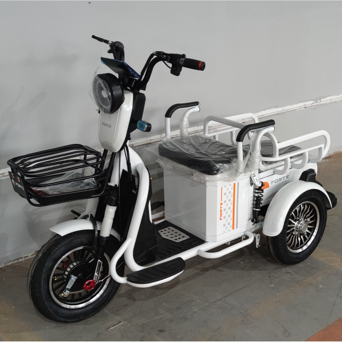 Электроскутер FORTE СARGO Белый