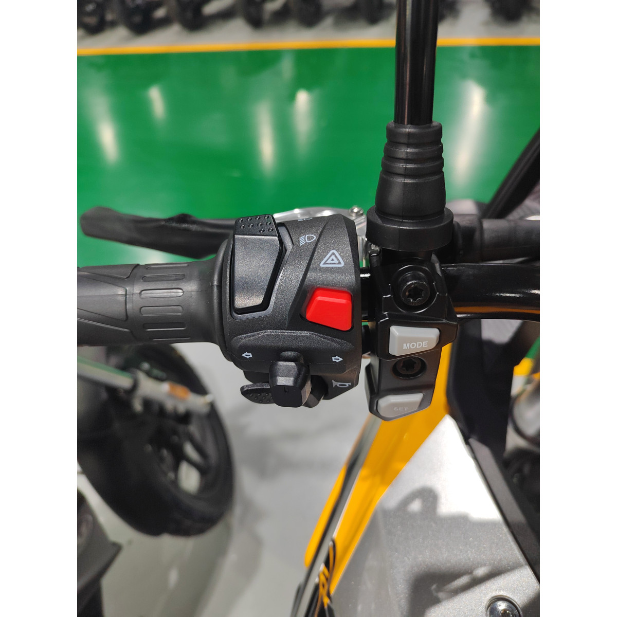 Мотоцикл CYCLONE RX401 Жовтий