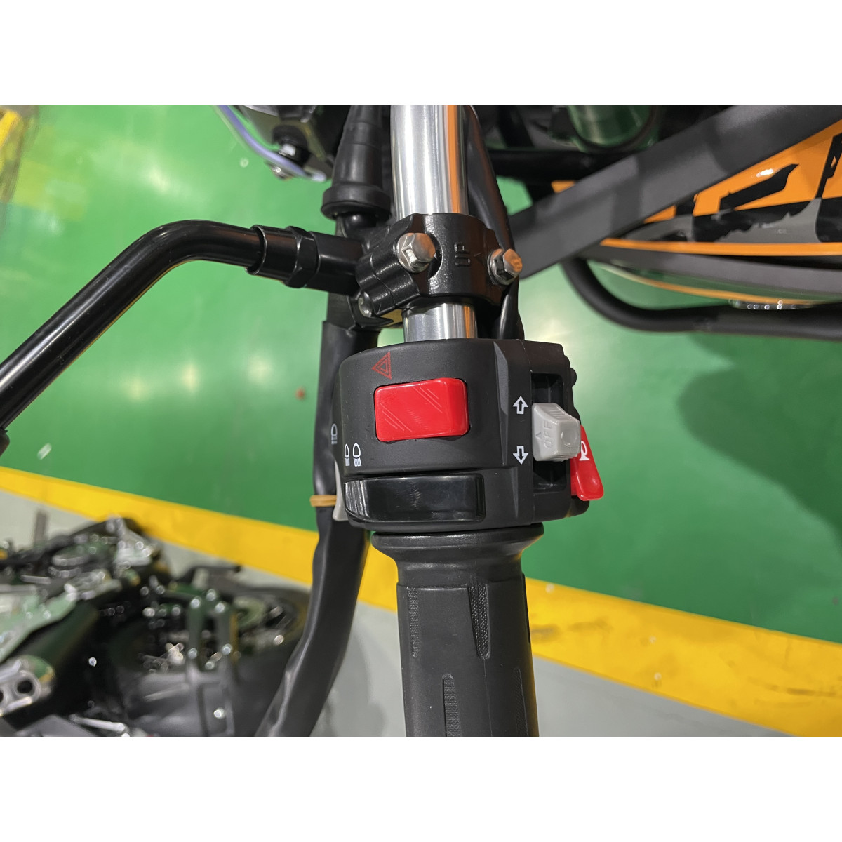 Мотоцикл CYCLONE RX3 Помаранчевий