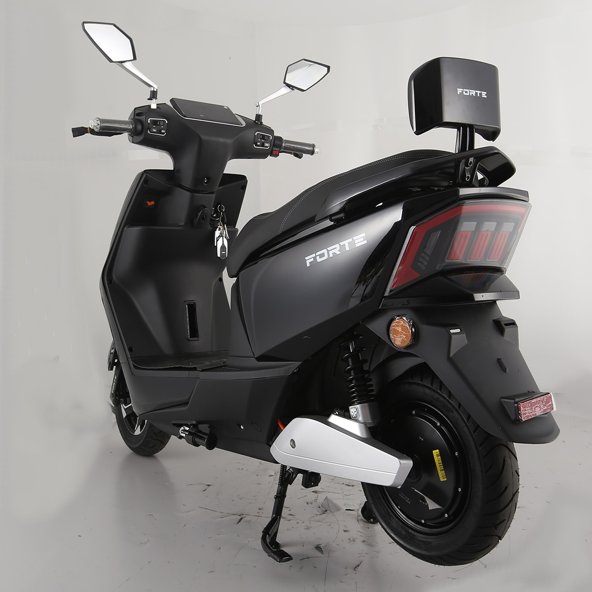 Скутер акумуляторний FORTE RANGER Чорний