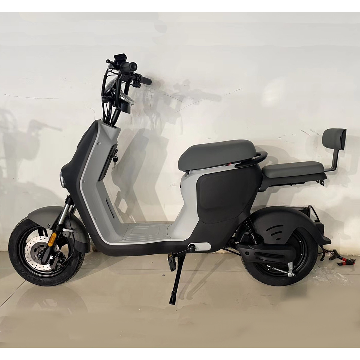 Велоскутер аккумуляторный FORTE SPIN Черный