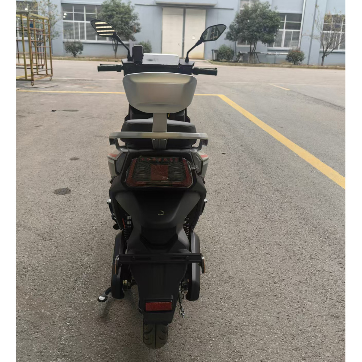 Скутер аккумуляторный FORTE GRAVY Черный