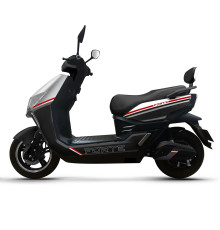 Скутер аккумуляторный FORTE GRAVY Черный