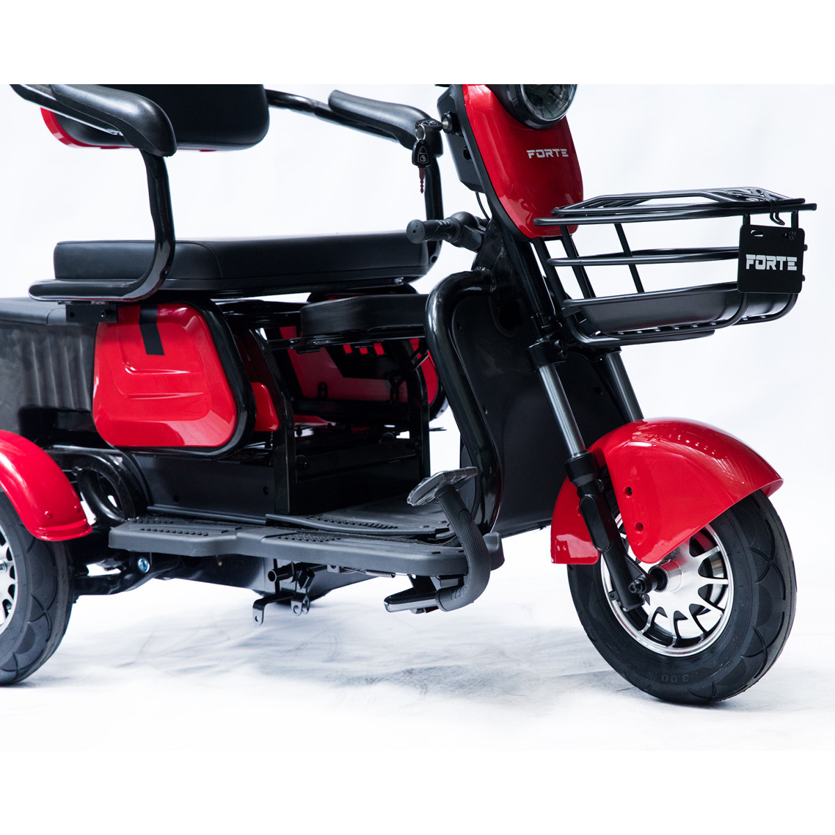 Трицикл аккумуляторный Forte Family-P600, Красный