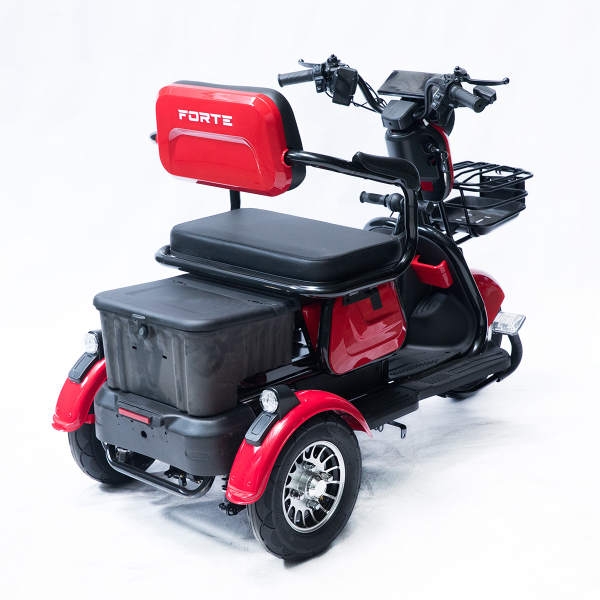 Трицикл аккумуляторный Forte Family-P600, Красный