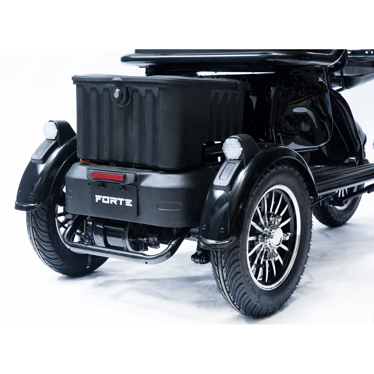 Трицикл аккумуляторный Forte Family-P1000 Черный