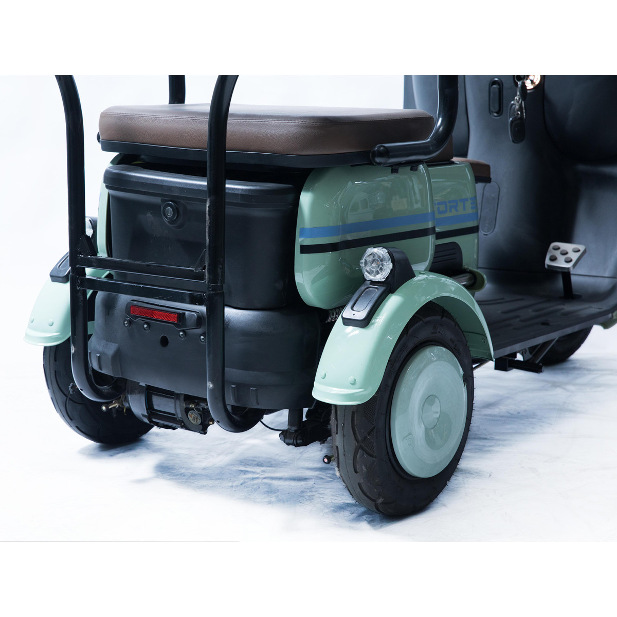 Скутер акумуляторний Forte TRINE-P800 Зелений