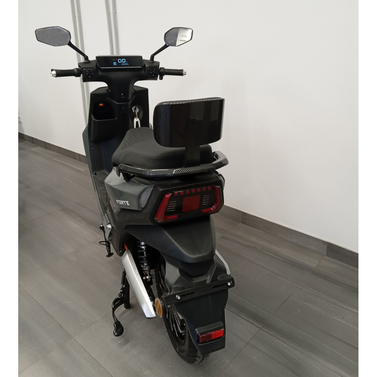 Скутер аккумуляторный FORTE R3 Серый
