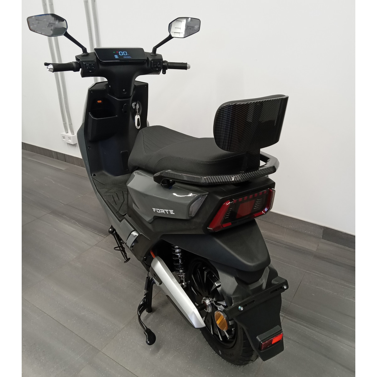 Скутер аккумуляторный FORTE R3 Серый