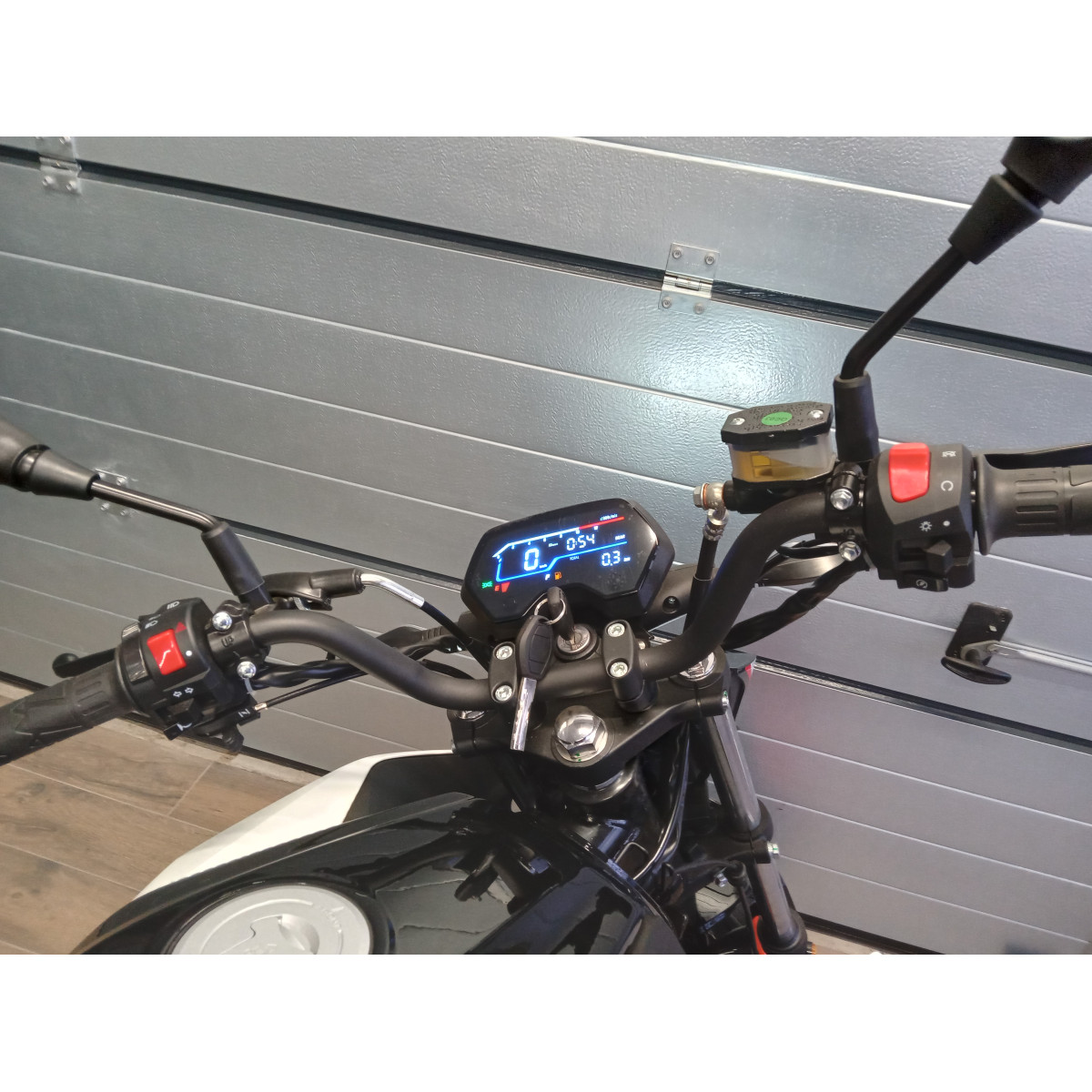 Мотоцикл ZONSEN BATTLO4 Белый