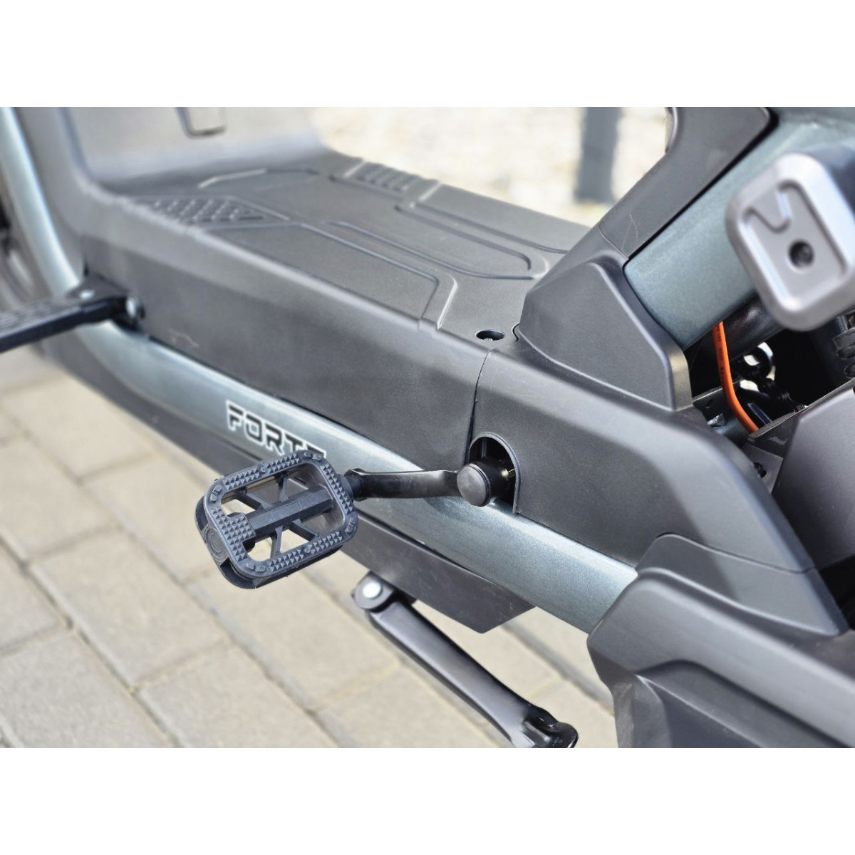 Велоскутер акумуляторний NIRO FORTE Сірий