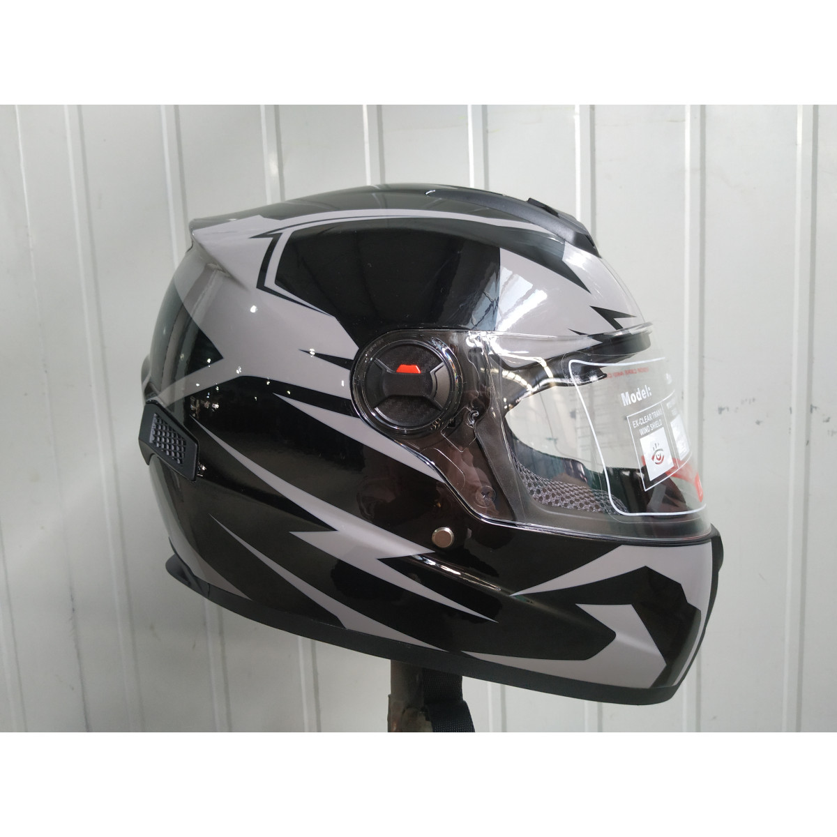 Мотошолом чорно-сірий FORTE M61D, розмір S