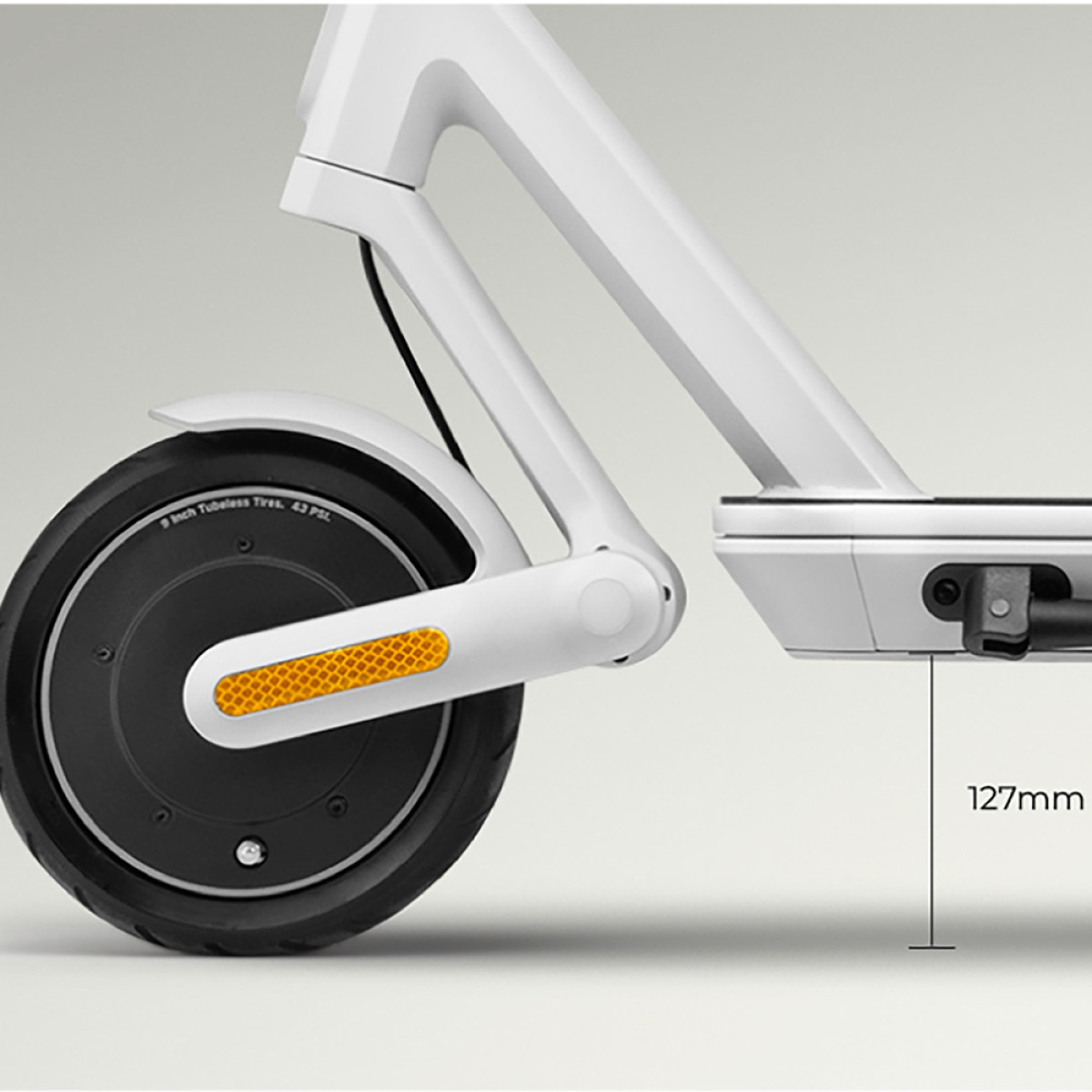 Самокат аккумуляторный Yadea Artist серый