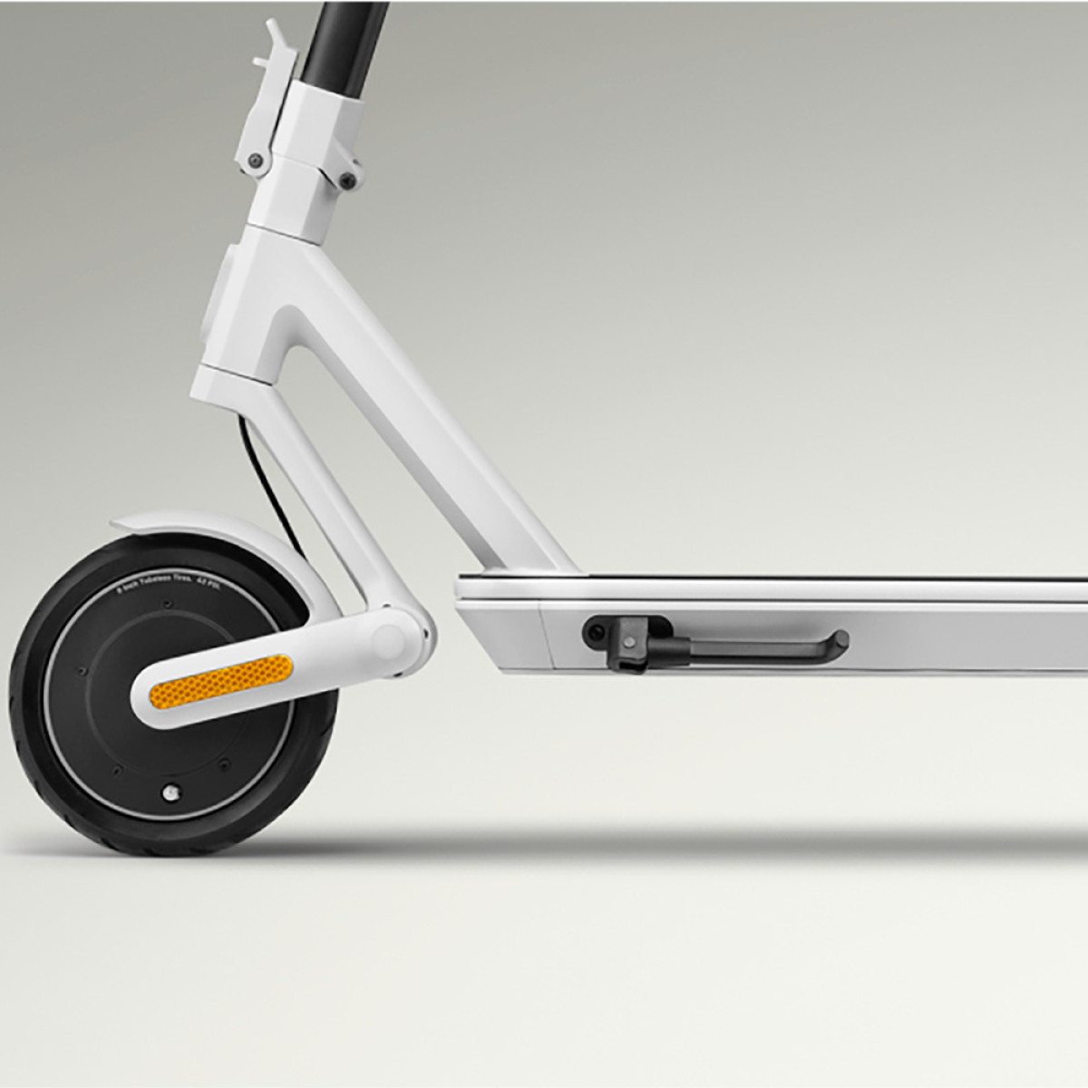 Самокат аккумуляторный Yadea Artist серый