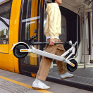 Самокат аккумуляторный Yadea Artist серый