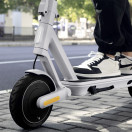 Самокат аккумуляторный Yadea Artist серый