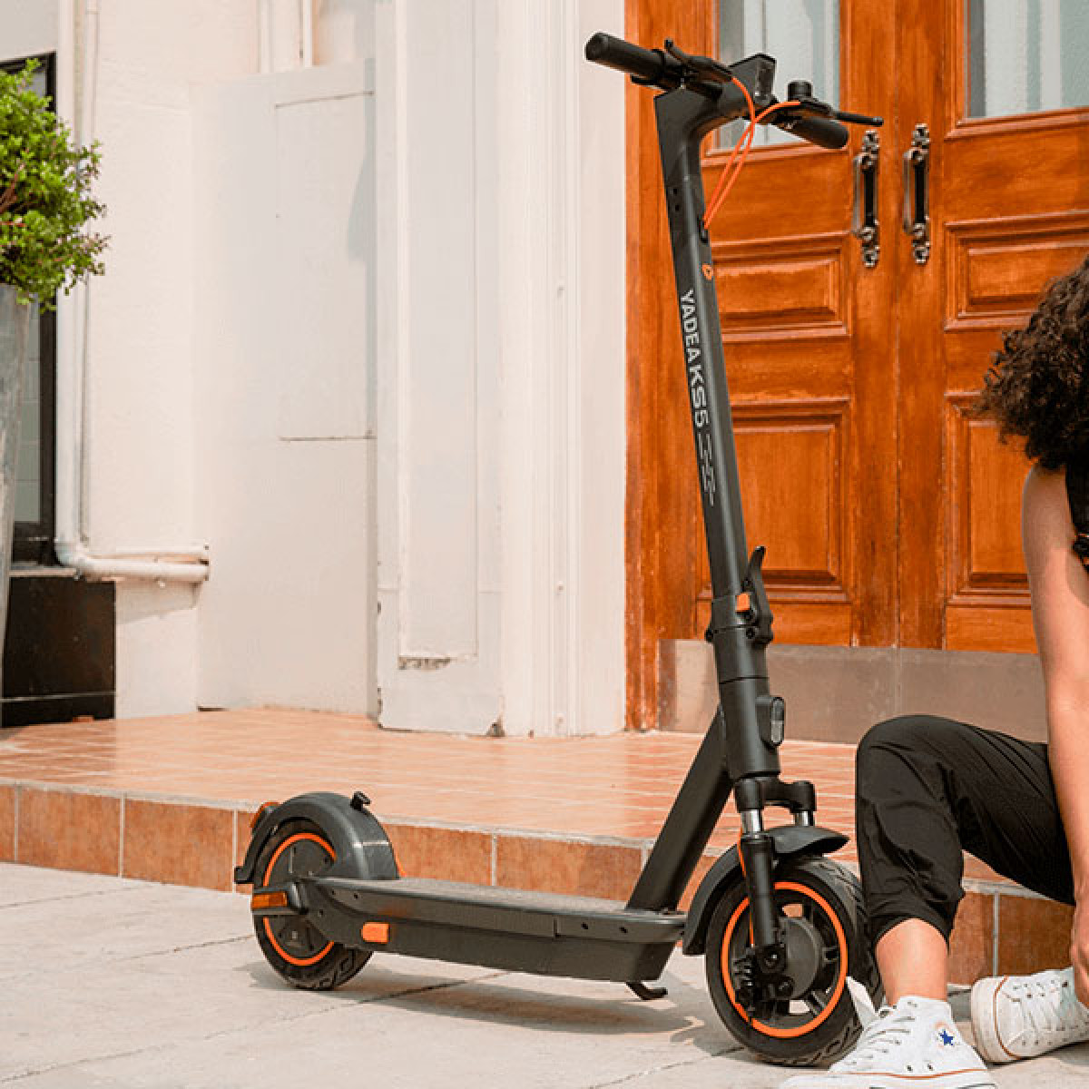 Аккумуляторный самокат Yadea KS5