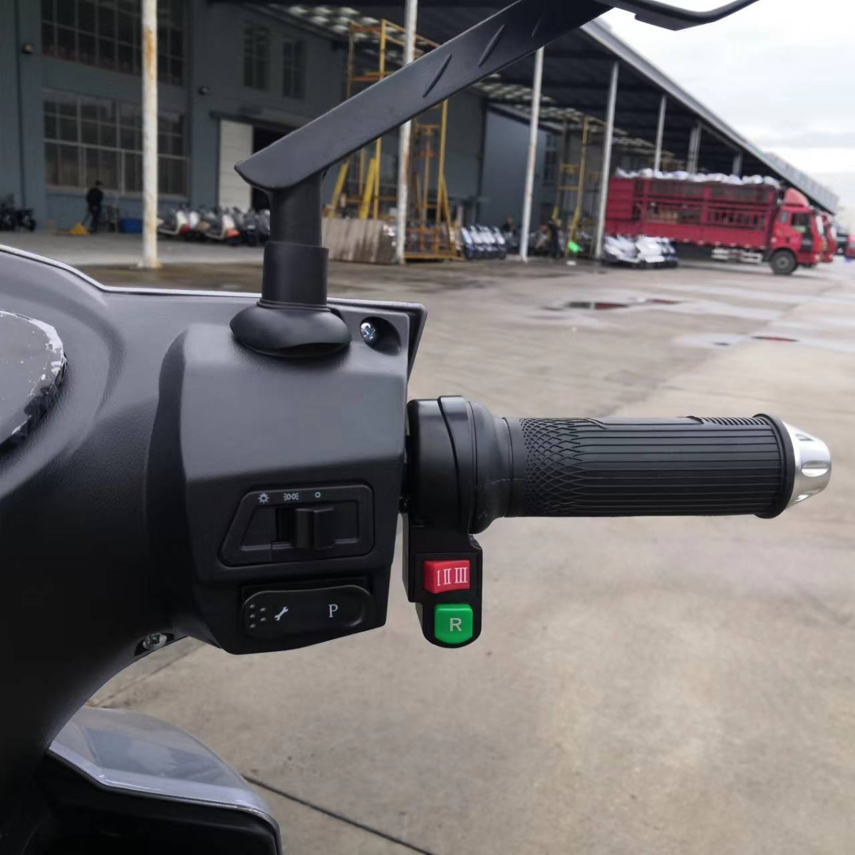 Електроскутер FORTE HAWK сірий