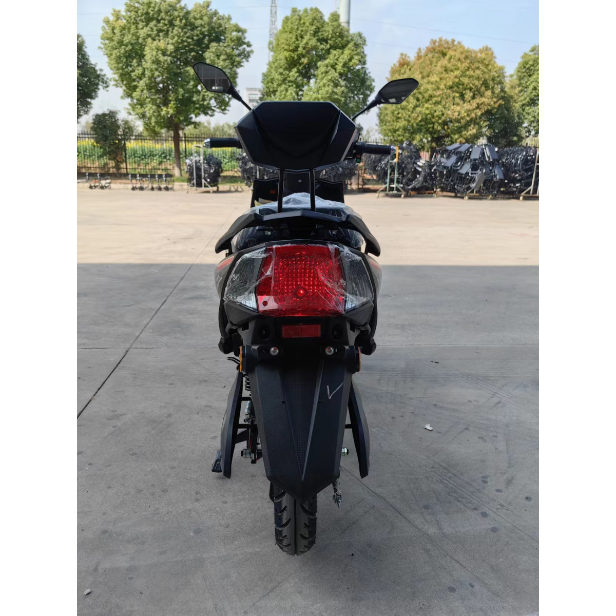 Електроскутер FORTE LEON червоно-чорний