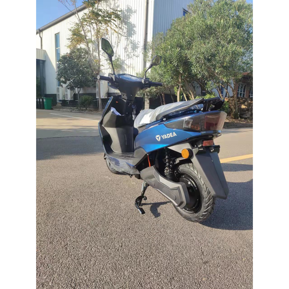 Електроскутер YADEA LUNA синій