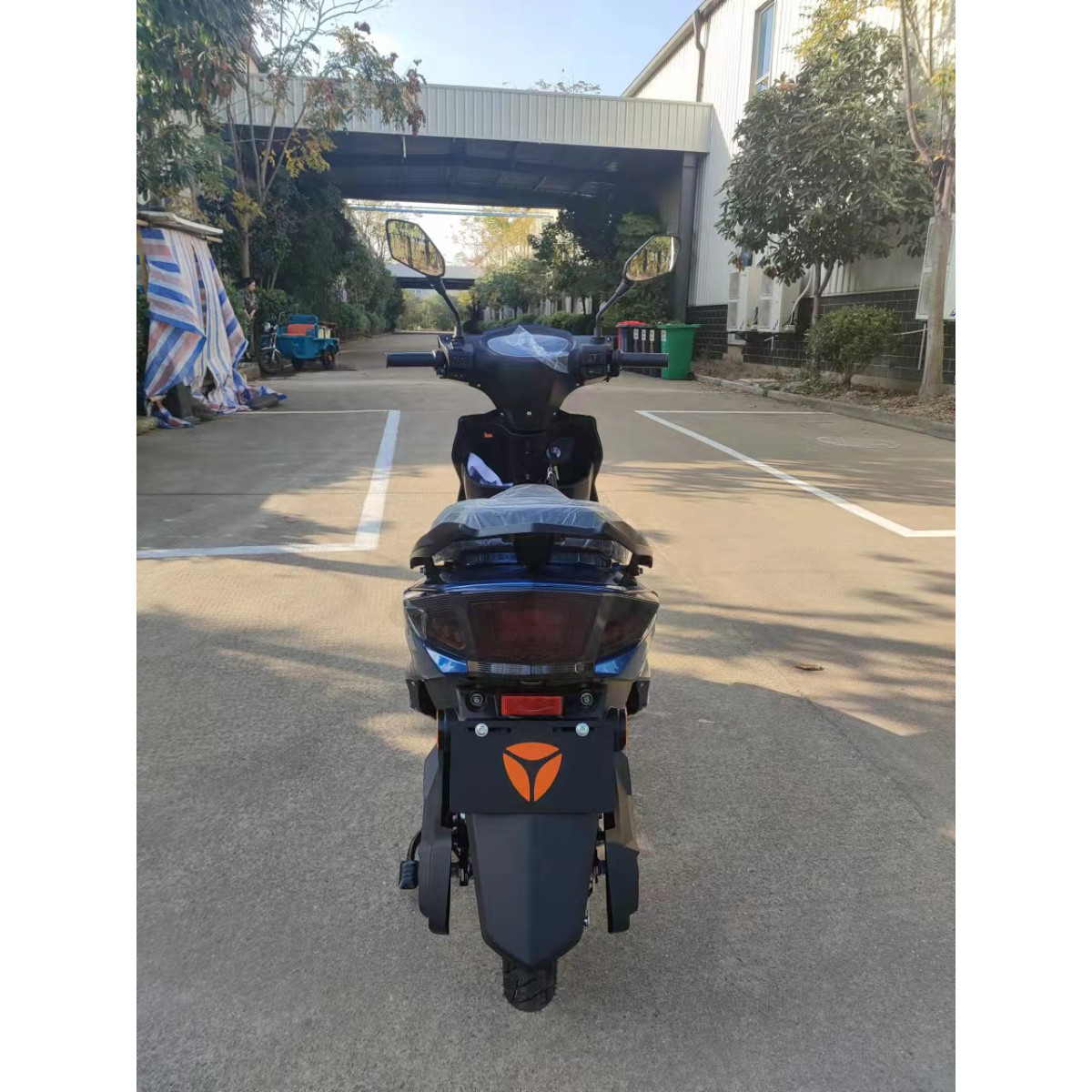 Електроскутер YADEA LUNA синій