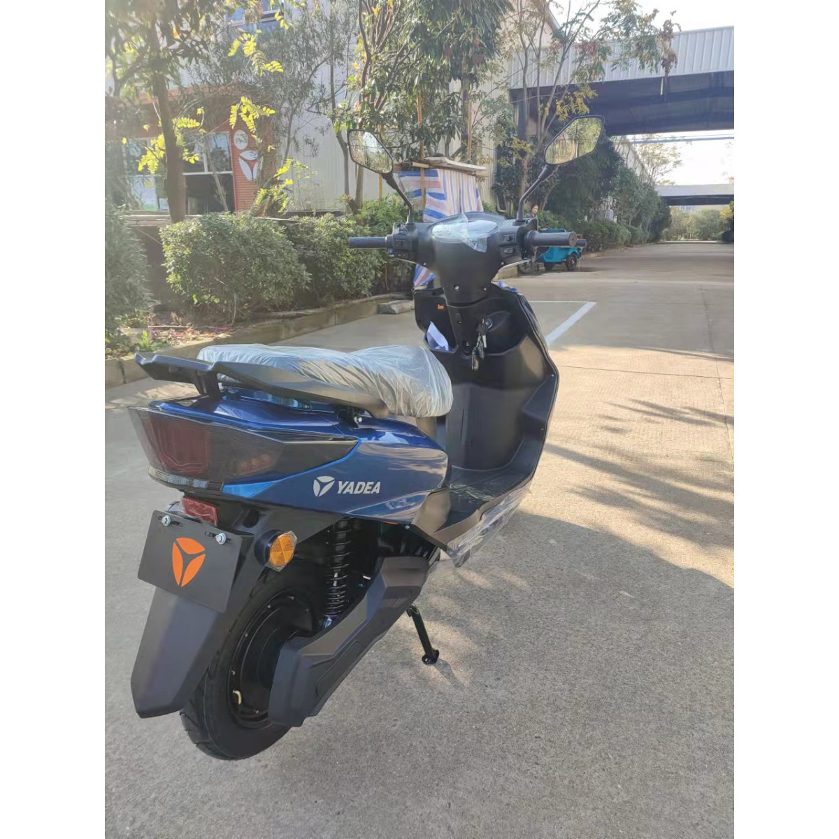 Електроскутер YADEA LUNA синій