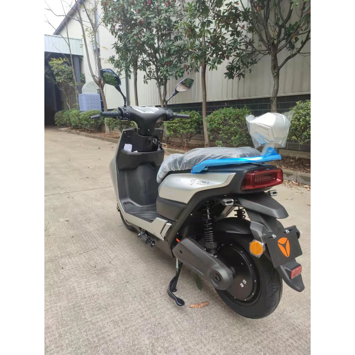 Електроскутер YADEA T9 сірий