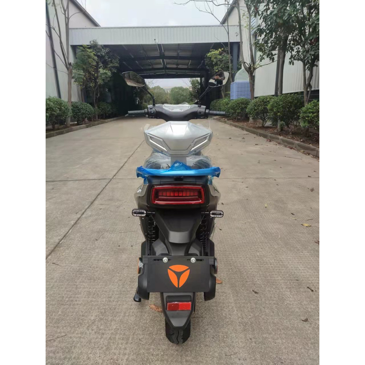 Електроскутер YADEA T9 сірий