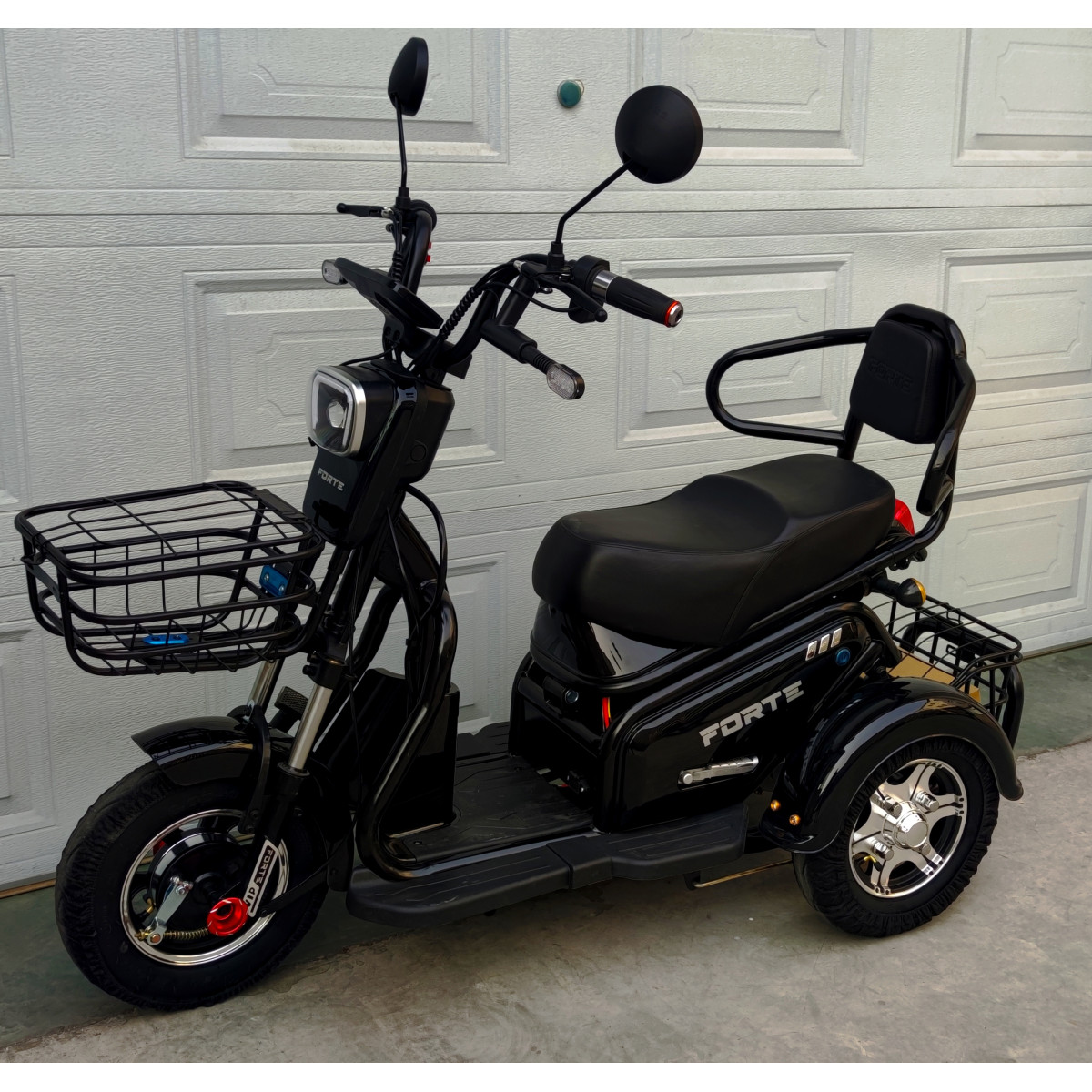 Электроскутер FORTE S1 черный