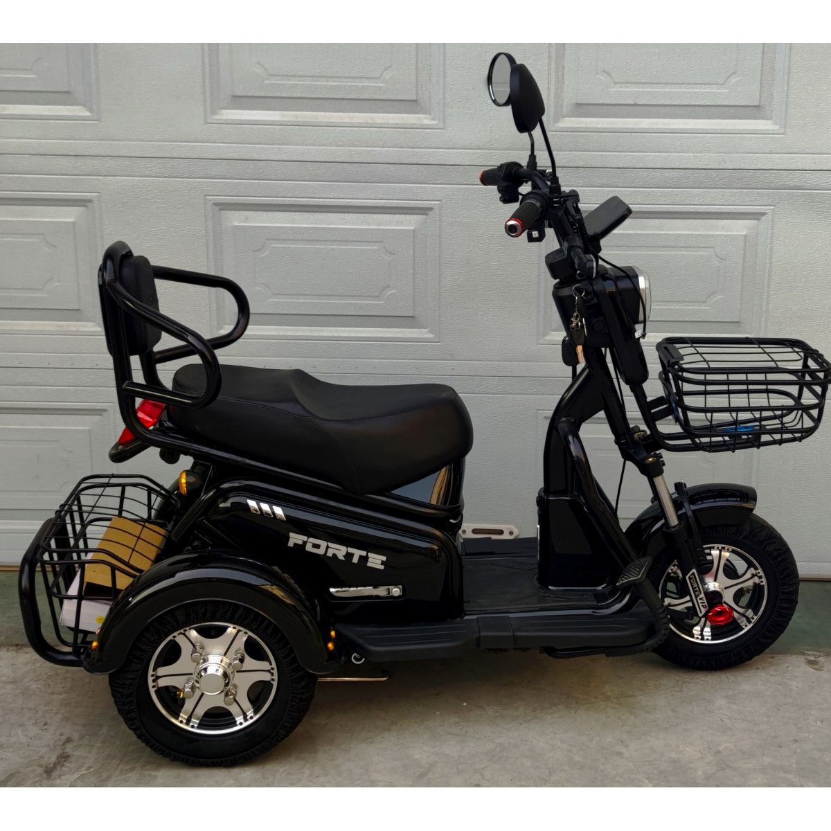 Электроскутер FORTE S1 черный