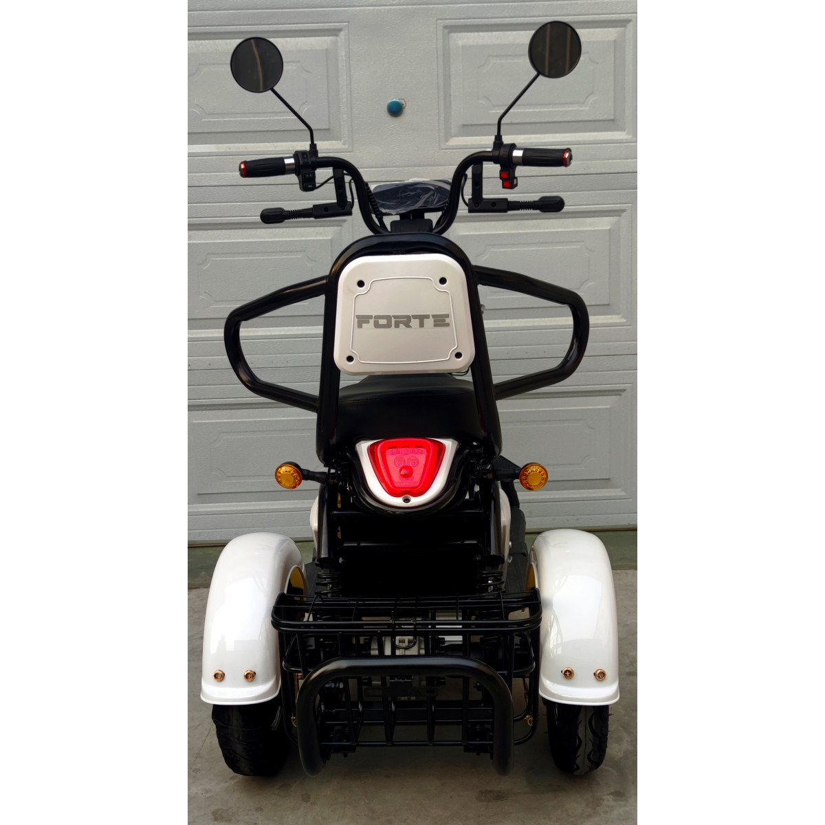 Электроскутер FORTE S1 белый