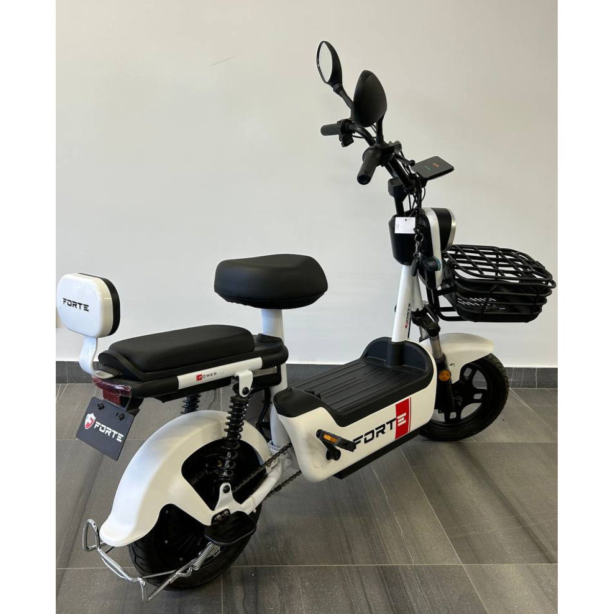 Велоскутер аккумуляторный FORTE LUCKY белый