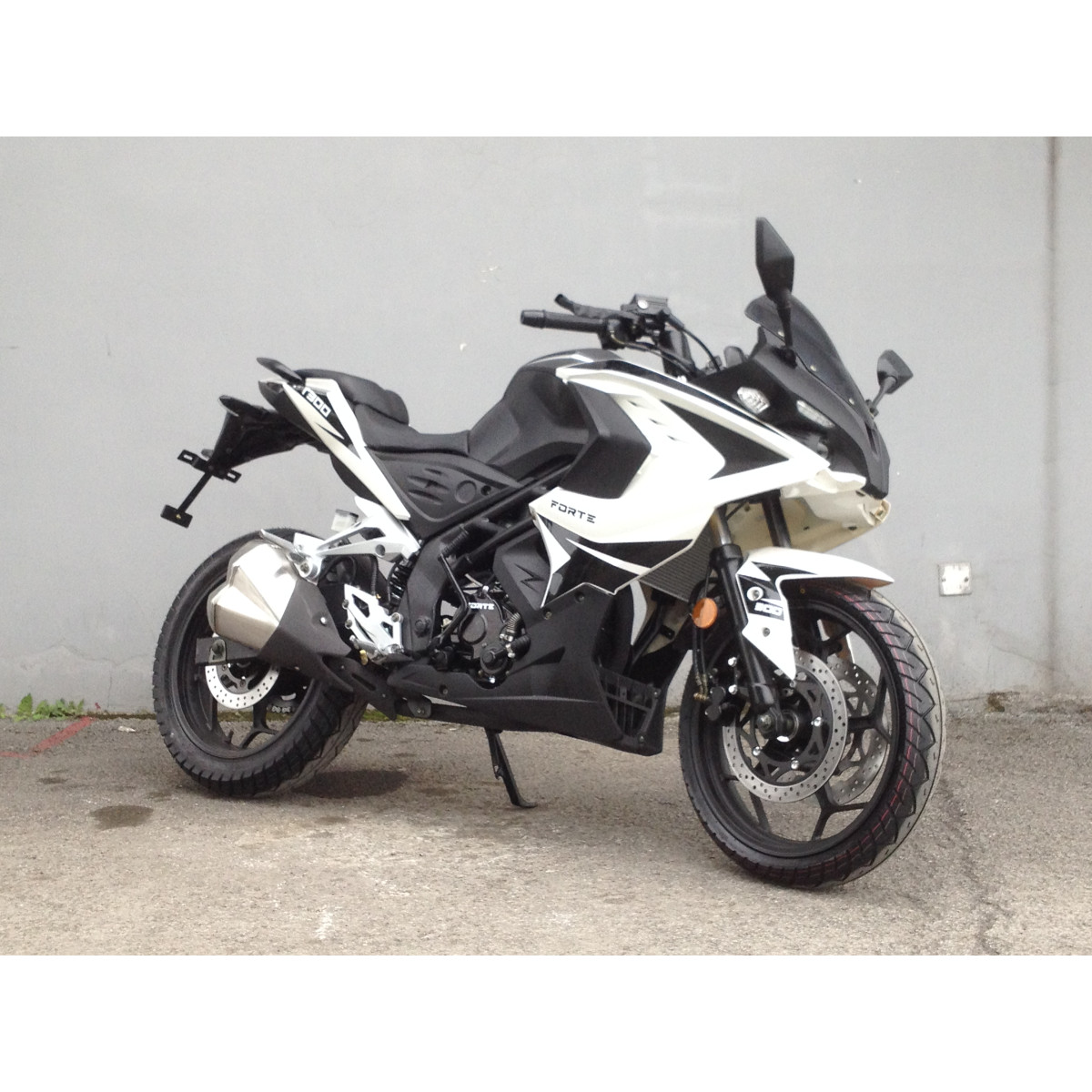 Мотоцикл FT300-R1 Forte черно-белый