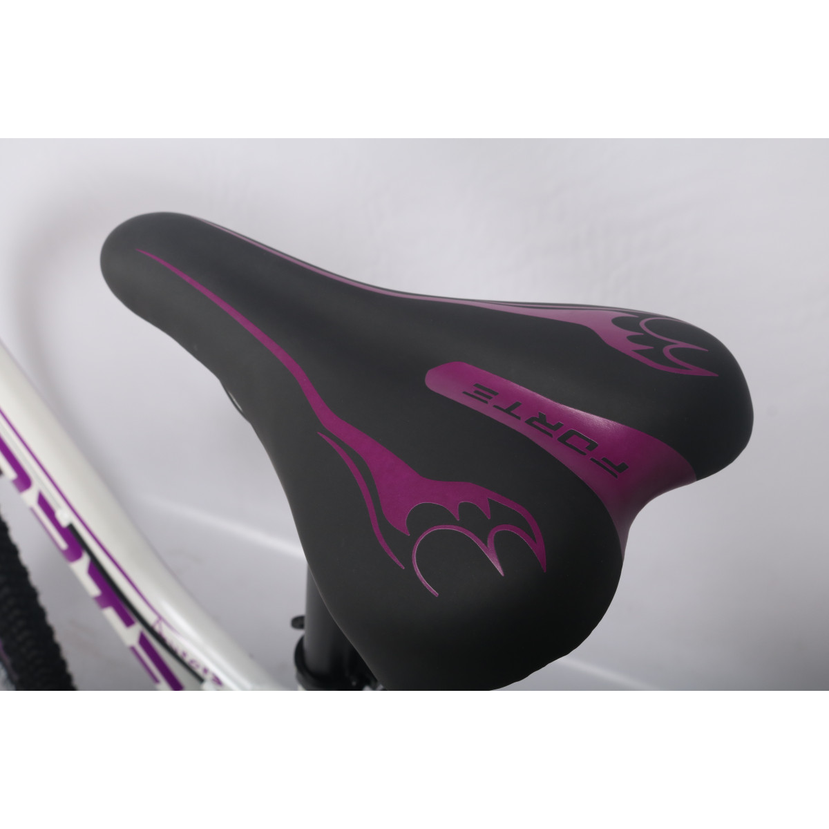 Велосипед Forte Aurora Women Bicycle МТВ 26"/15" біло-рожевий