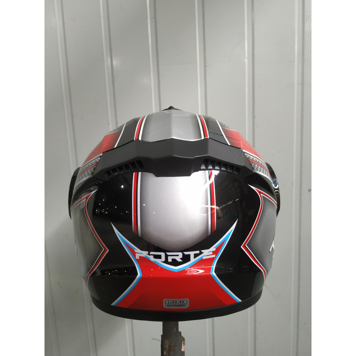 Мотошолом чорно-червоний FORTE BLD-159, розмір XL