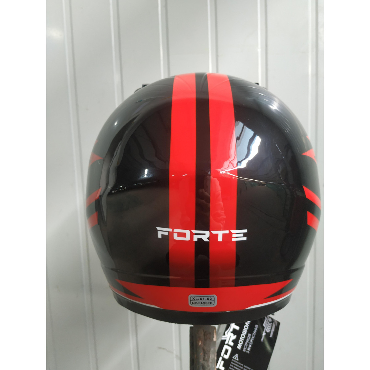 Мотошолом чорно-червоний FORTE BLD-626, розмір M