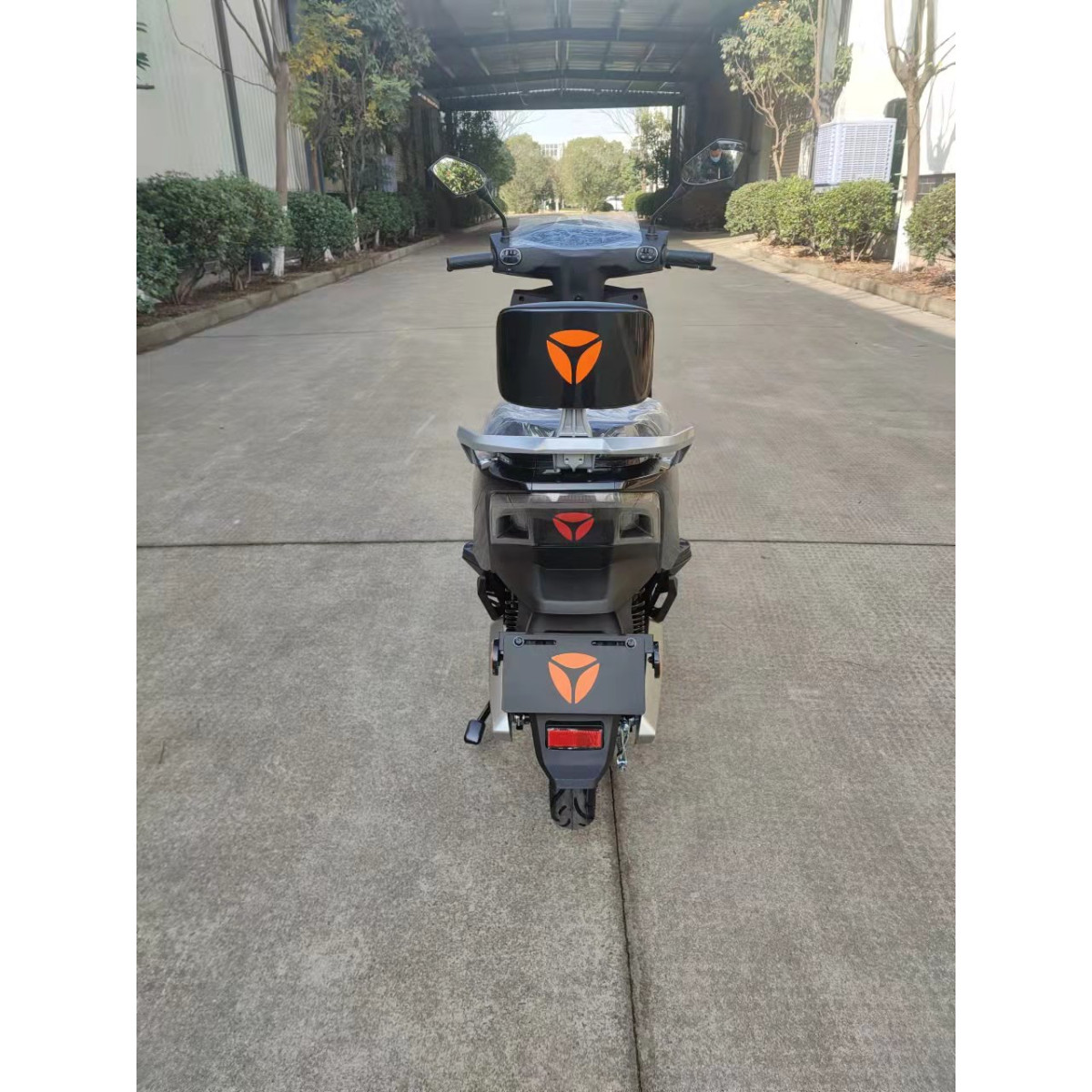 Электроскутер YADEA T5 черный