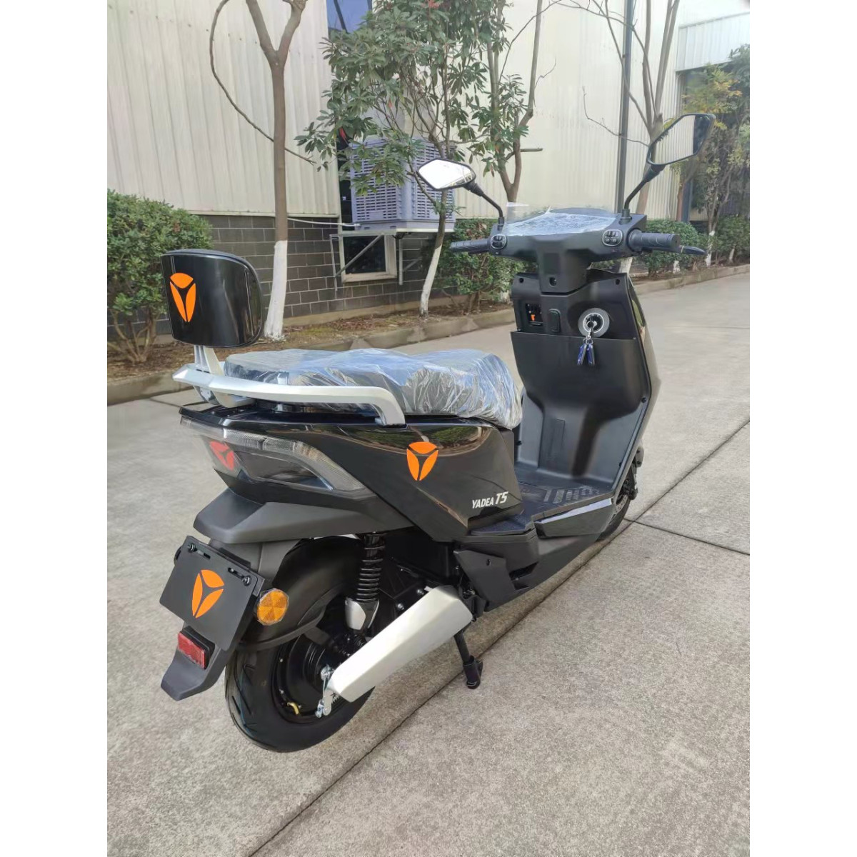 Электроскутер YADEA T5 черный