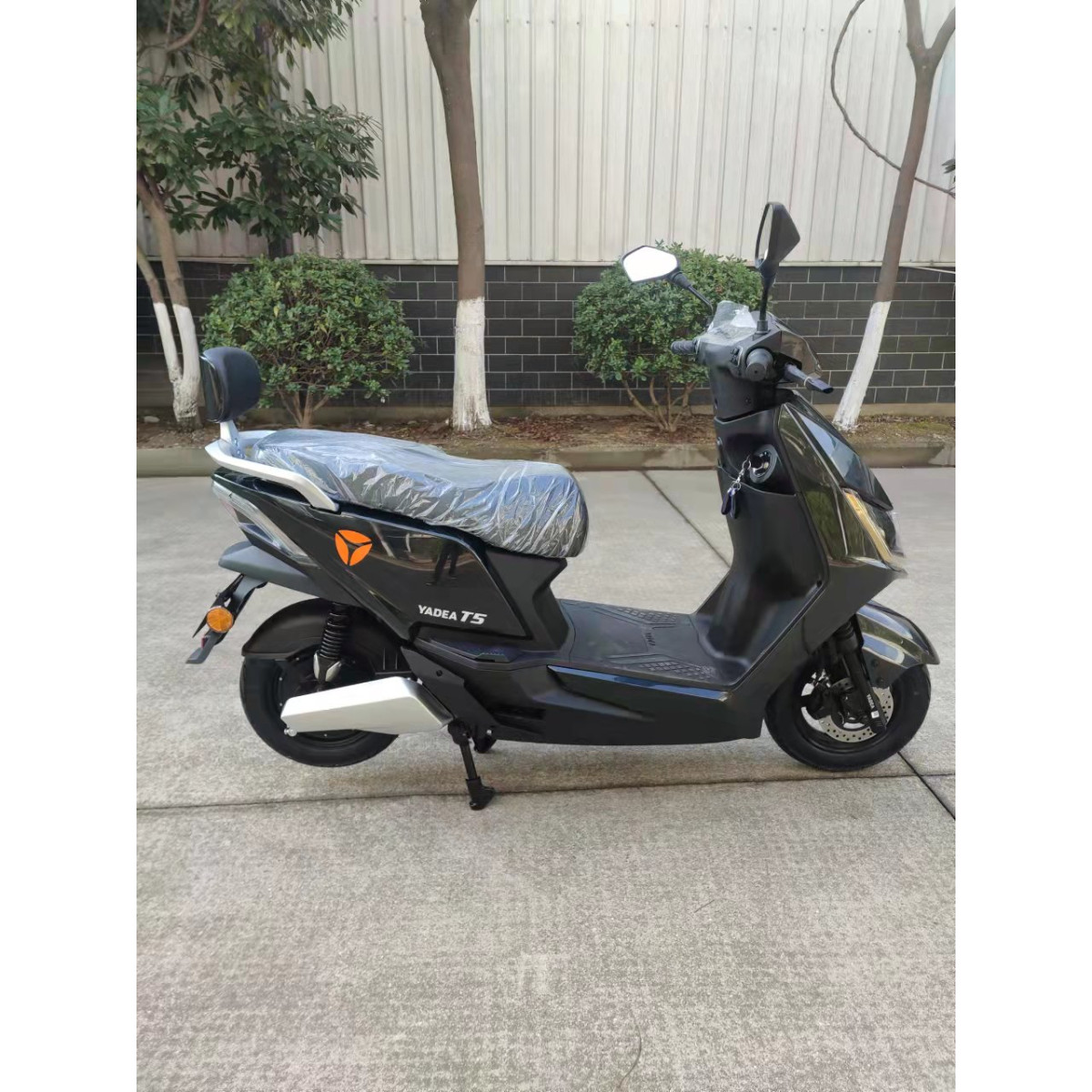 Электроскутер YADEA T5 черный