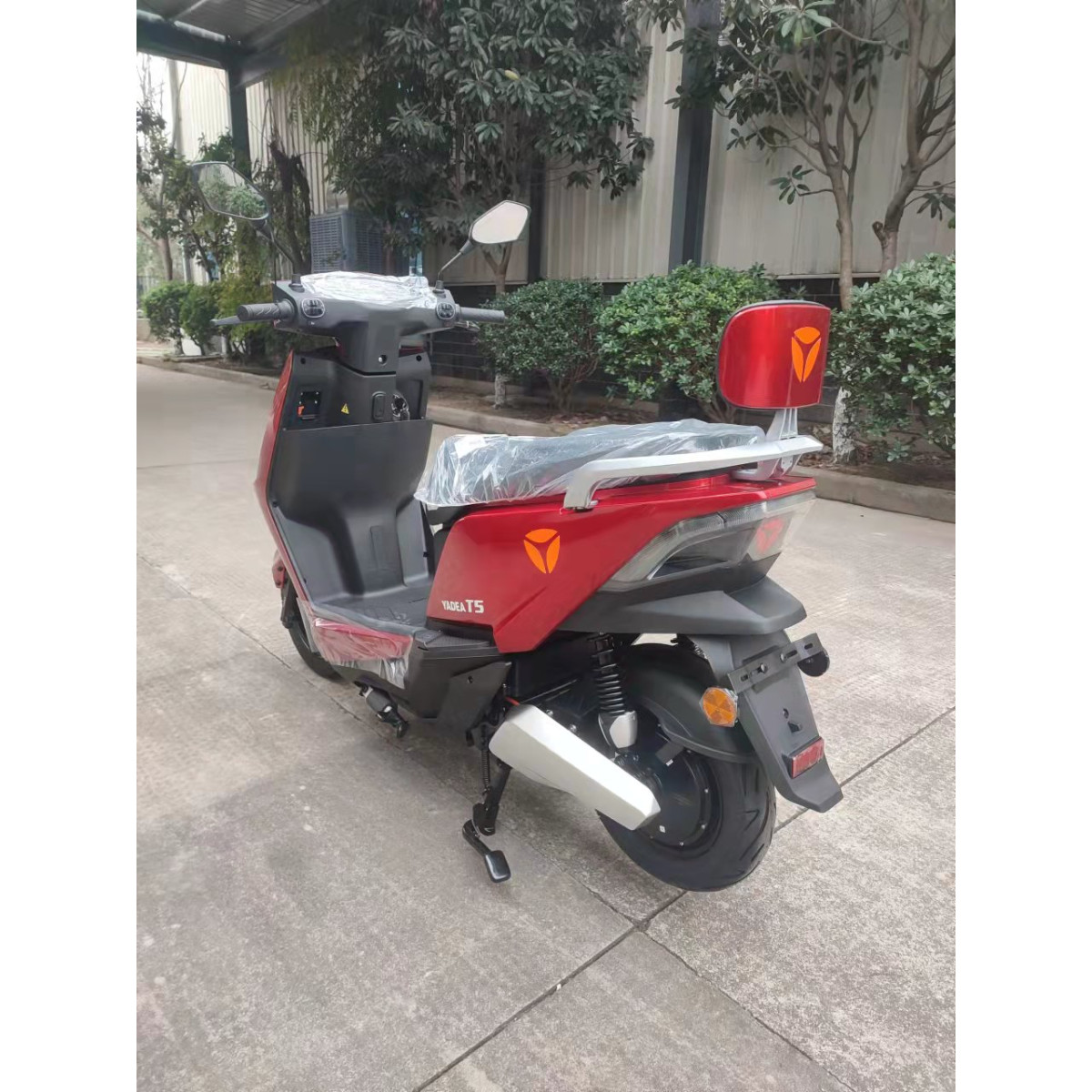 Электроскутер YADEA T5 красный