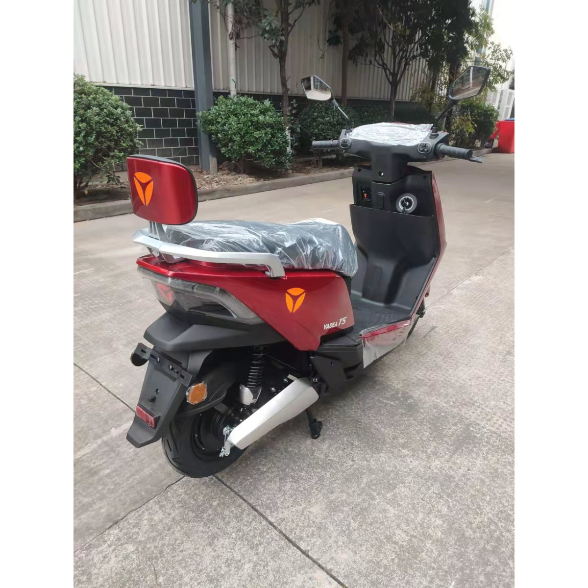 Электроскутер YADEA T5 красный