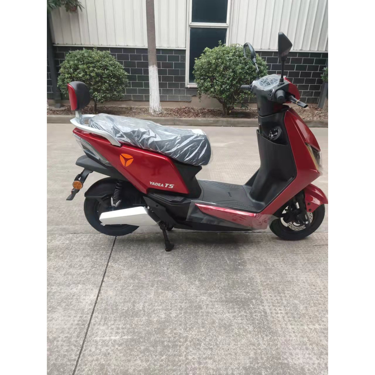 Электроскутер YADEA T5 красный